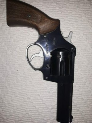Prodajem  CZ Magnum 357 moze zamjena za kombinovanu lovacku pusku