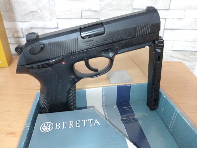 Umarex Beretta px4 storm