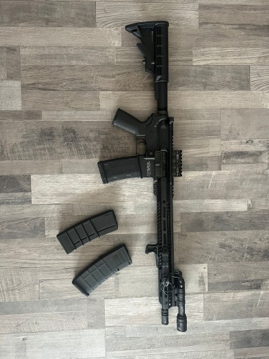 RRA Sportska puska AR 15 5.56