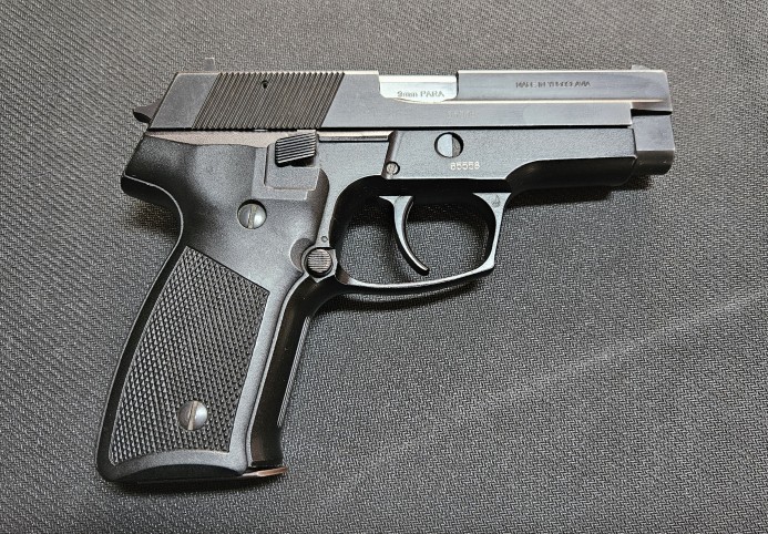 Pištolj Crvena Zastava M99