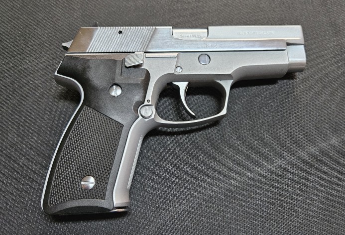 Pištolj Crvena Zastava M99 Hromirani