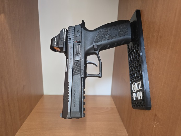 Pištolj CZ P-09