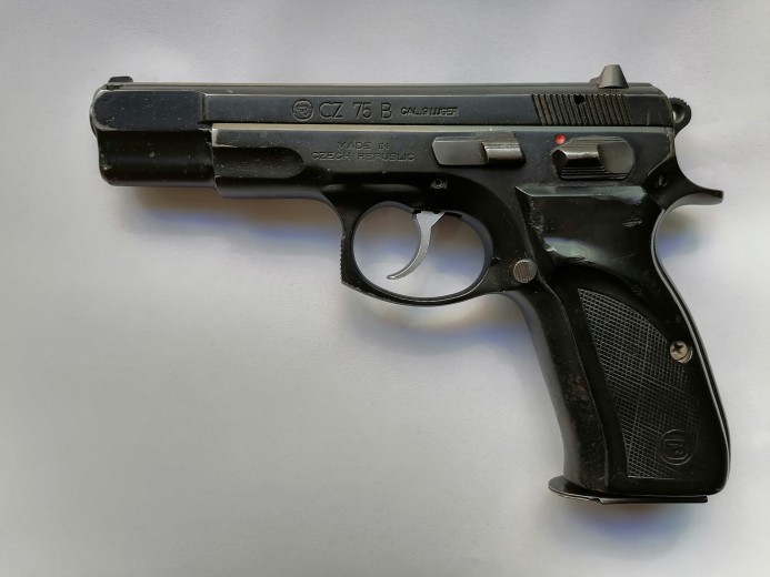 Pištolj ČZ 75B