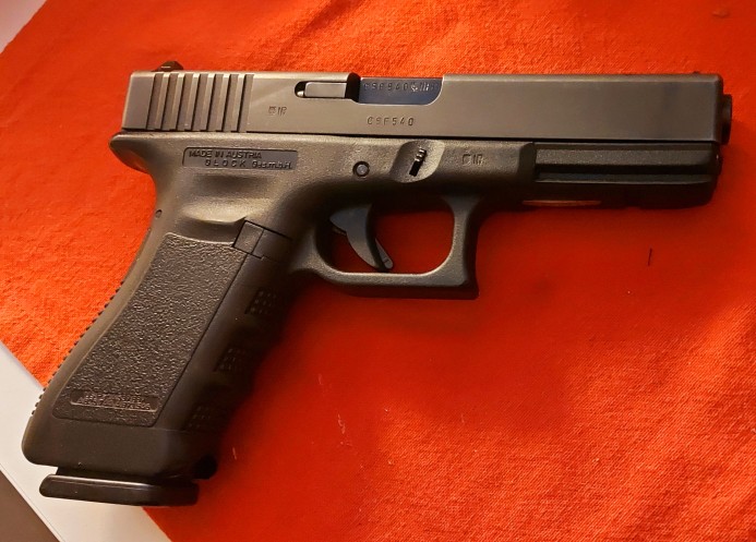 Pistolj GLOCK 17 3 GEN